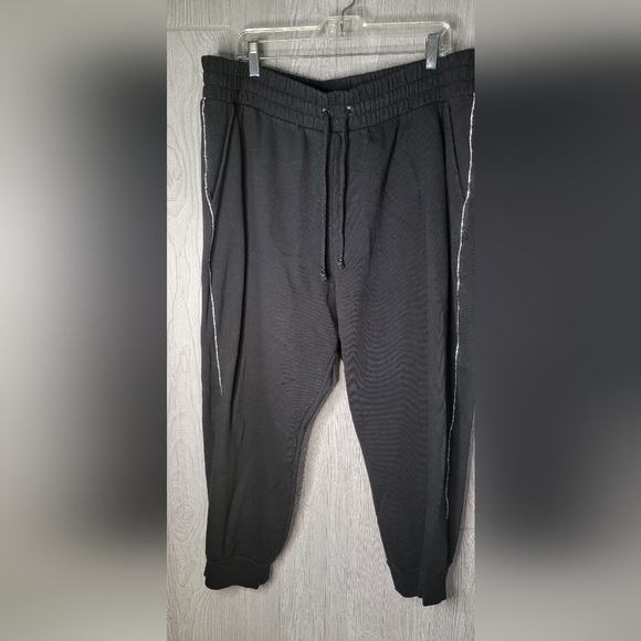 Victoria secret on point rhinestone sweat pants size XXL. These were my favorite - Picture 1 of 4